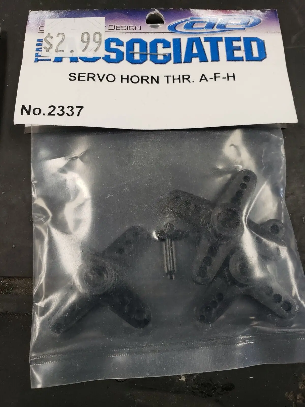 Team Associated 2337 Servo Horn Thr A-F-H 1