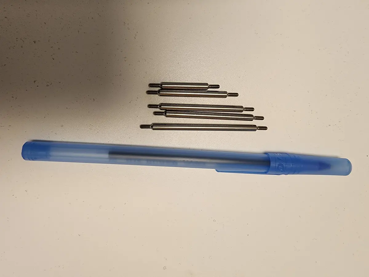 Dlux 1/8" M2 Threaded Titanium Links 1