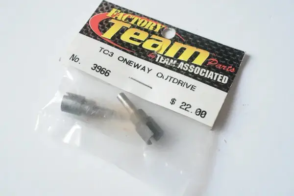 Team Associated # 3966 Tc3 One-Way Outdrives 1