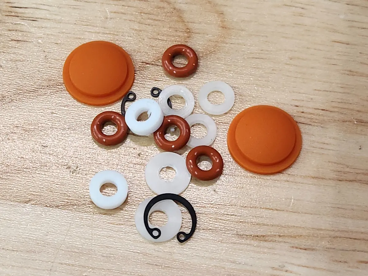 Dlux Shock Rebuild Kit 1