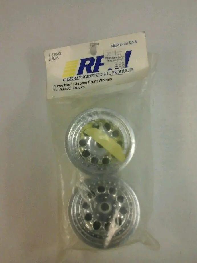 Rpm 2.2 Revolver Front 2Wd Truck Wheels(Chrome) 82043 1