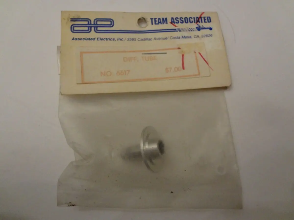 Team Associated 6617 Diff Tube 1