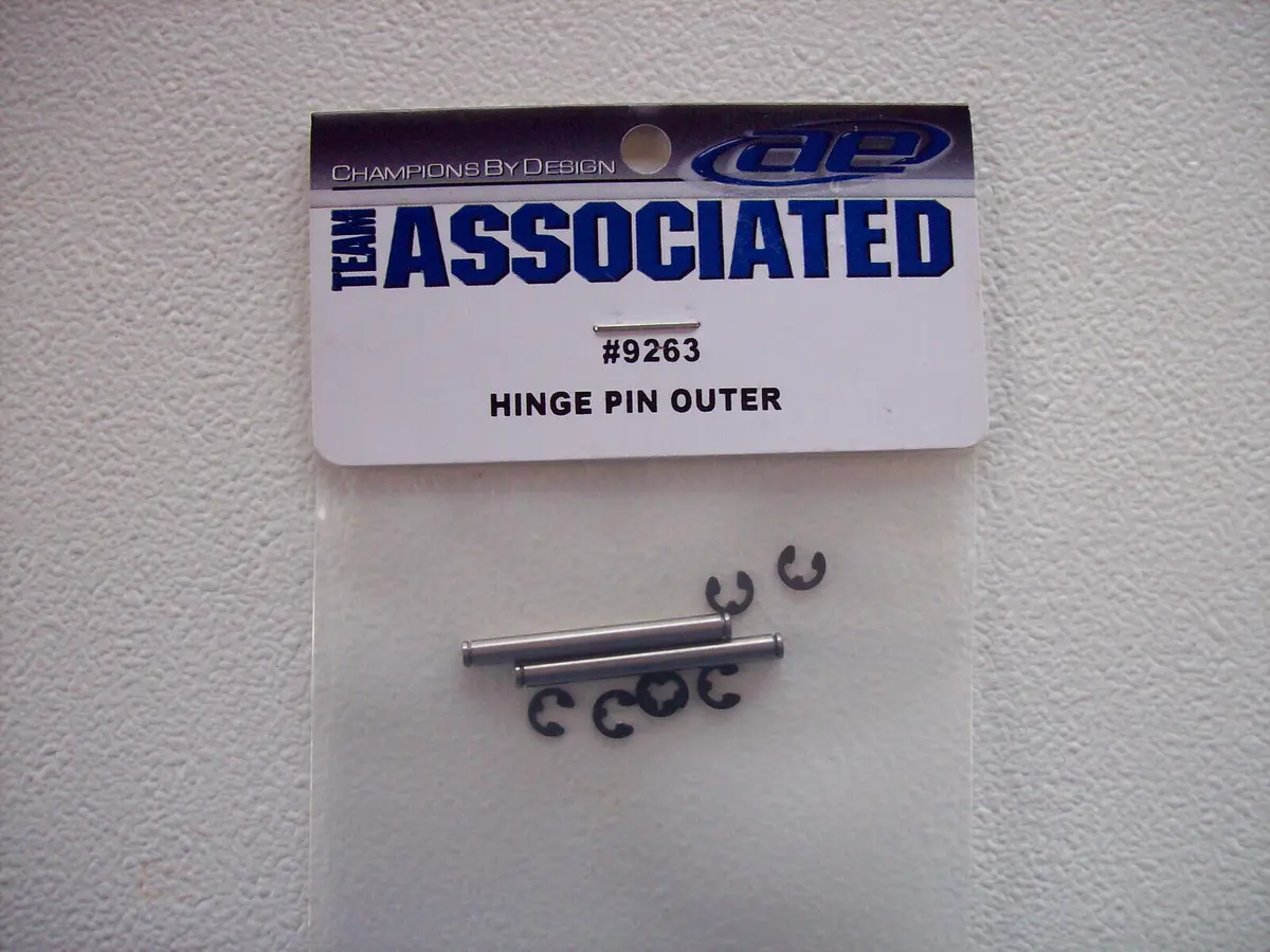Team Associated 9263 Hinge Pin Outer 1