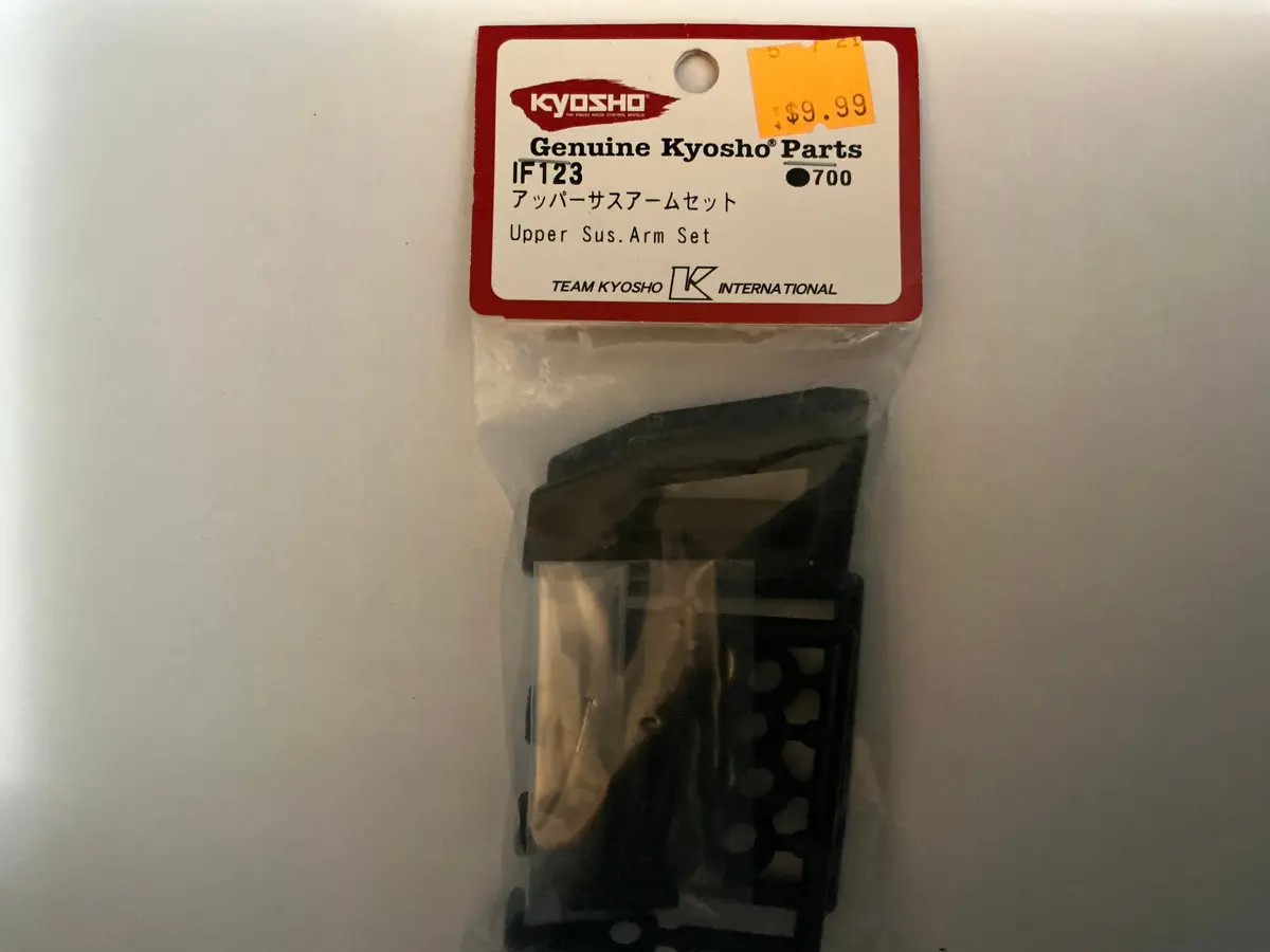 Kyosho Upper Sus. Arm Set If123 1