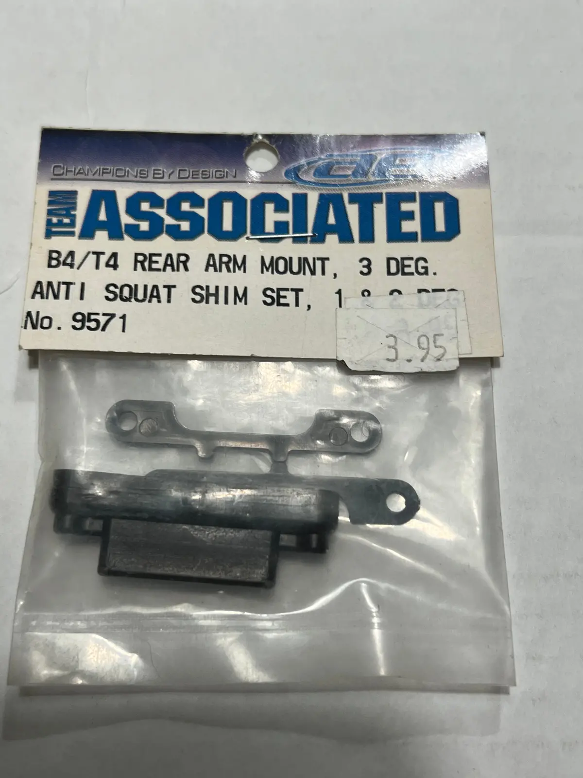 B4/T4 Rear Arm Mount, 3 Deg.Anti Squat Shim Set-Asc9571 1