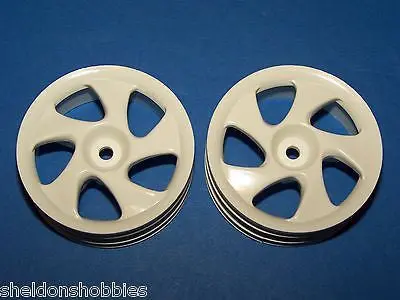 Pro-Line (Standard Sedan) Typhoon Super Narrow Wheel (White) #2624W 1