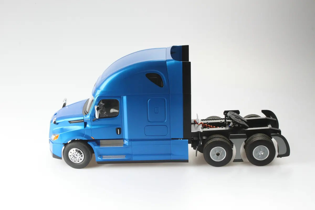 Diecast Masters 1/16Th Scale Freightliner Cascadia Raised Roof Sleeper Cab 1